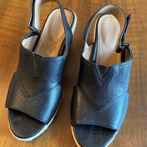 Black Vionic ladies Zamar slingback wedge sandals.  Size 8.5